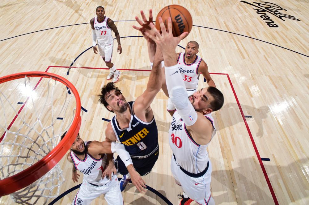 令对手屈服 令对手屈服